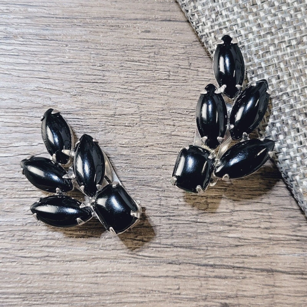 Vintage Weiss clip-on earrings black marquise-cut glass‎ ear-climbers
